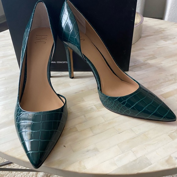 INC International Concepts Shoes - Green Croc leather pumps🔥